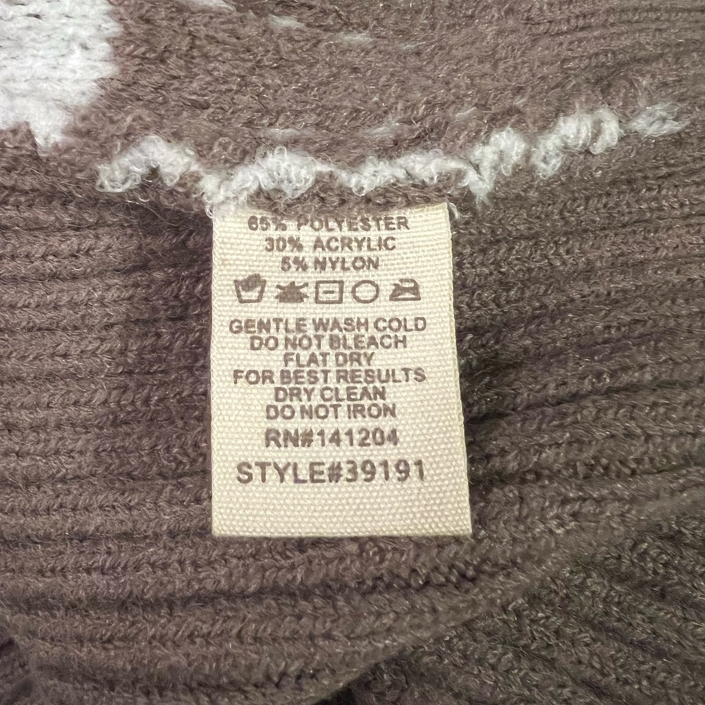 Hem & Thread Textured Button Sweater Vest - Picture 4 of 5